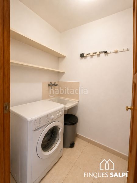 Foto 524c55f0-2b6b-41f8-9b5d-4ee0571eea31. Casa adossada amb calefacció a Jonquera (La)