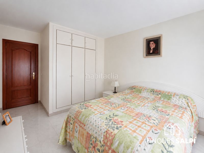 Foto 5b31b0f1-1b34-4da9-a78f-70f7a9c7f889. Casa adossada amb calefacció a Jonquera (La)