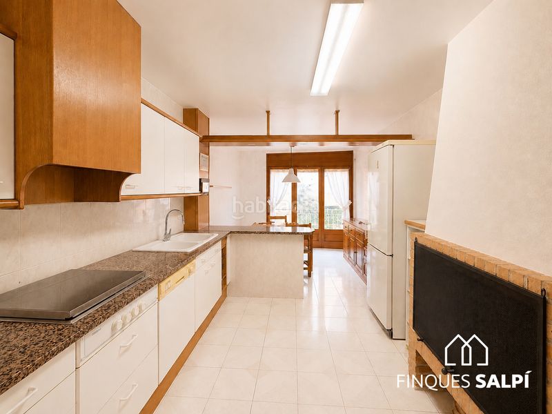 Foto ae7cb4dd-fe78-48fb-abaa-b6f95b7ae6ba. Casa adossada amb calefacció a Jonquera (La)