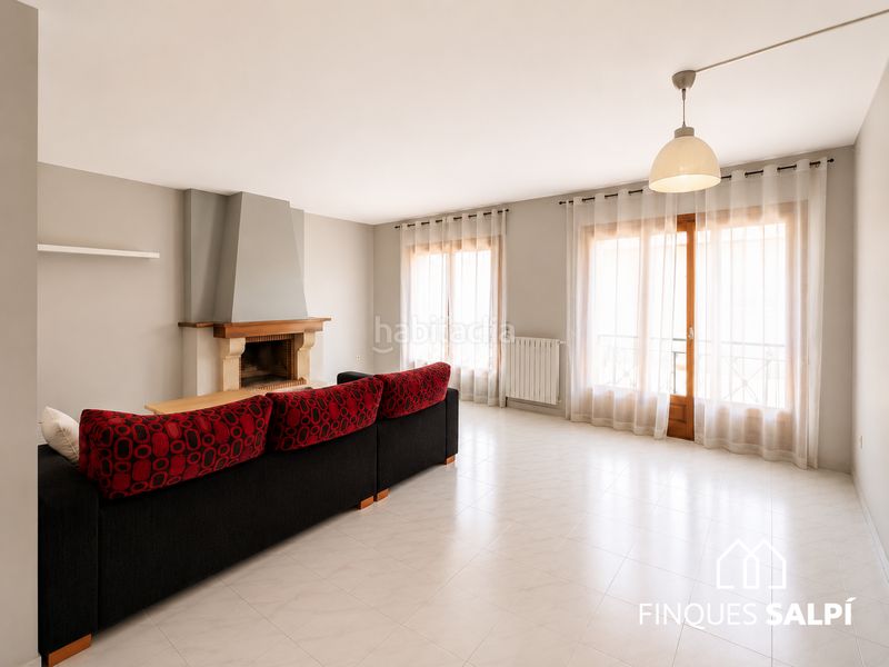 Foto f92435a0-bb56-47d2-bb82-d8a5e9f9cb06. Casa adossada amb calefacció a Jonquera (La)