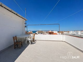 Appartement  Mar. Piso con terraza en el centro de lescala, a 200 m del mar