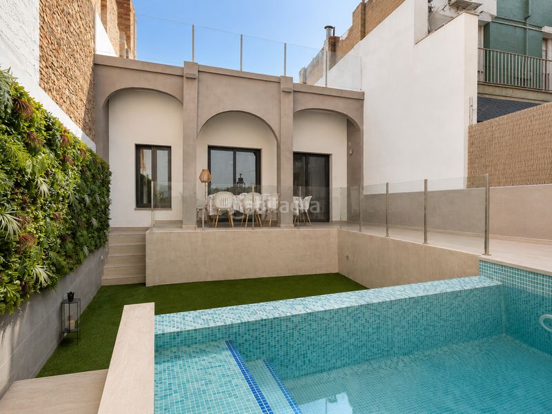 Foto 611a6e59-e5ff-4829-b0a7-a12eed6a0723. Casa adossada amb calefacció piscina a Eixample-Horta Capallera Figueres
