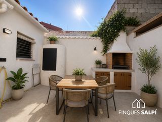 Bauernhof  Pau casals. Casa de pueblo totalmente reformada a estrenar