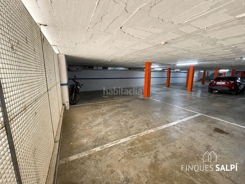 Foto 5156db00-56dd-4e08-9e69-e29918afb88d. Aparcament cotxe a Eixample Sud-Migdia Girona