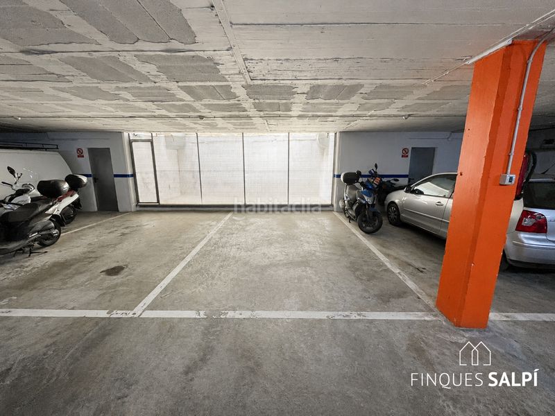 Foto bcc3fdb9-58b1-4c9e-aa42-be3462b0735d. Aparcament cotxe a Eixample Sud-Migdia Girona