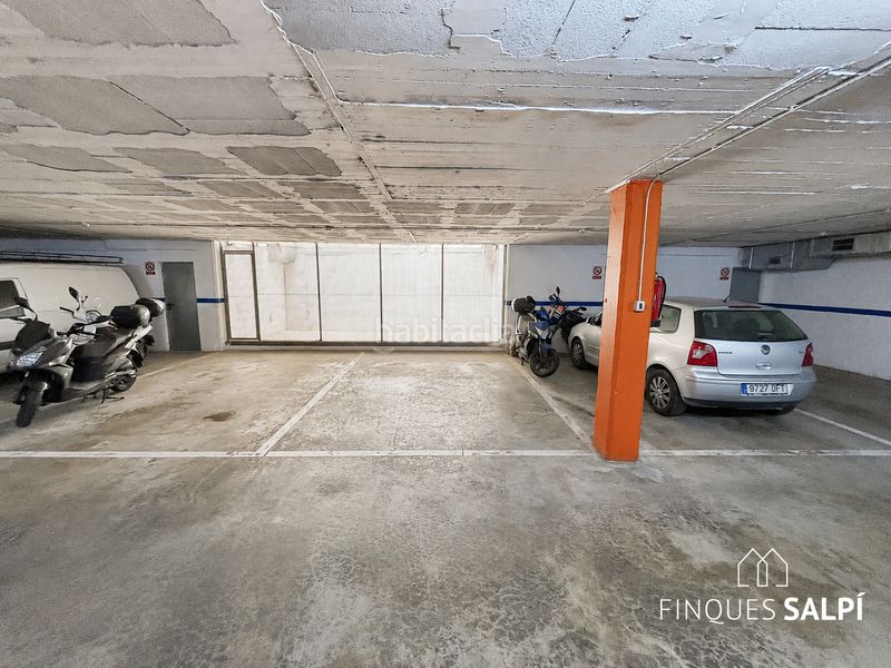 Foto cc04c3d7-a4ad-4b64-8034-473a5b0a3c9a. Aparcament cotxe a Eixample Sud-Migdia Girona