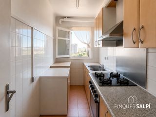 Attico  Frederic mistral. Piso de 3 habitaciones con vistas en figueres