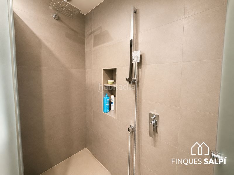 Foto 4fd3ff21-2e16-47fc-bf96-2a21e2e7f50e. Duplex con riscaldamento in La Devesa Girona