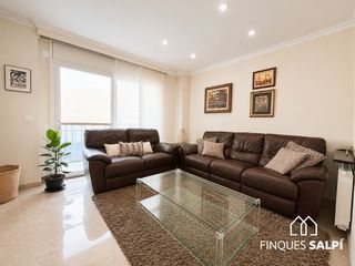 Duplex  Remences. Piso de 5 habitaciones y parking en la devesa