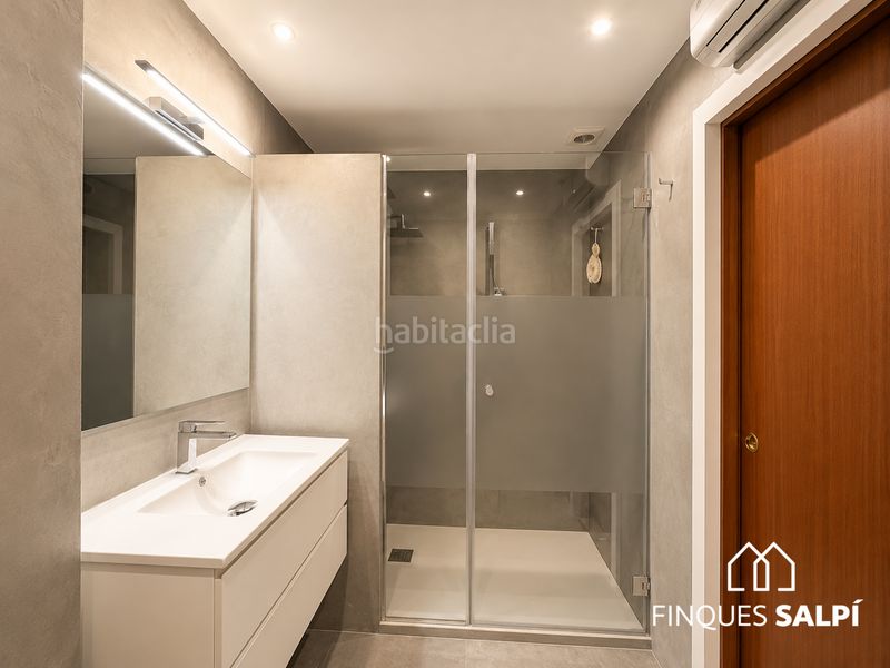 Foto aed16fac-73a0-49dd-811f-c3094537f677. Dúplex amb calefacció a La Devesa Girona