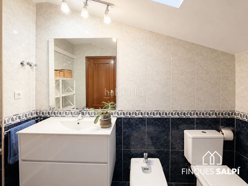 Foto ce9a2170-5436-4f5f-b875-7aa95f7279e6. Duplex con riscaldamento in La Devesa Girona