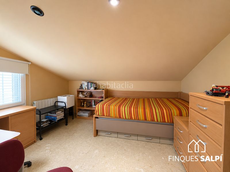Foto f47a3fe8-499e-43f9-920b-116c4271f48f. Duplex con riscaldamento in La Devesa Girona