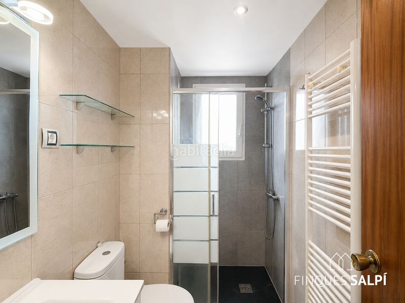 Foto 39ad19bb-29f1-42fb-adaf-5eb6885fb937. Apartament amb piscina a Montgó Escala (L´)