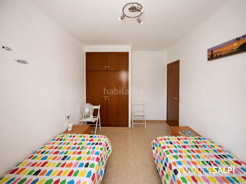 Foto 3beea64f-b17f-47e4-8596-a6fe72577094. Apartament amb piscina a Montgó Escala (L´)