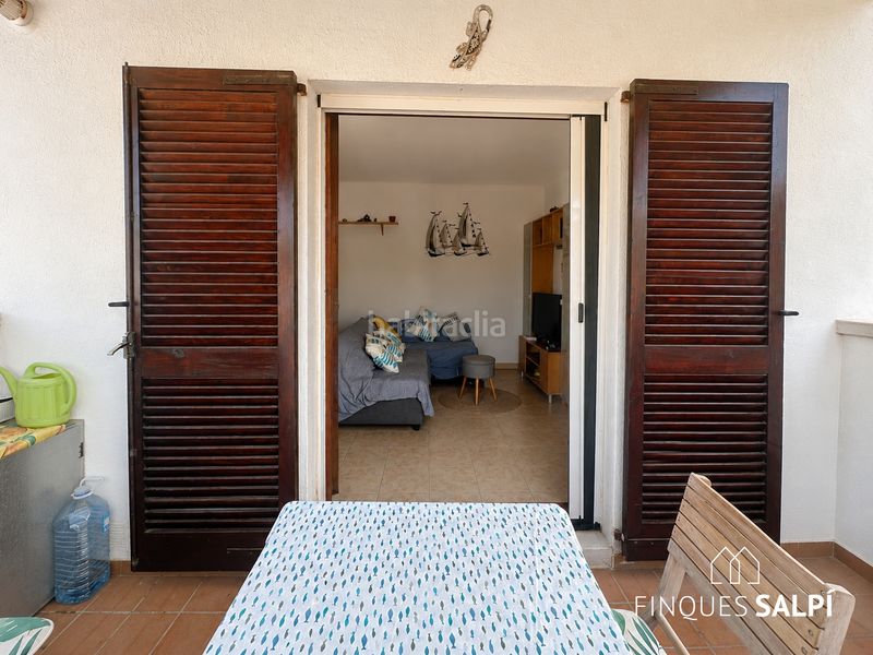 Foto 5227d1d0-7d8a-4f95-9a49-3e5264624652. Apartament amb piscina a Montgó Escala (L´)