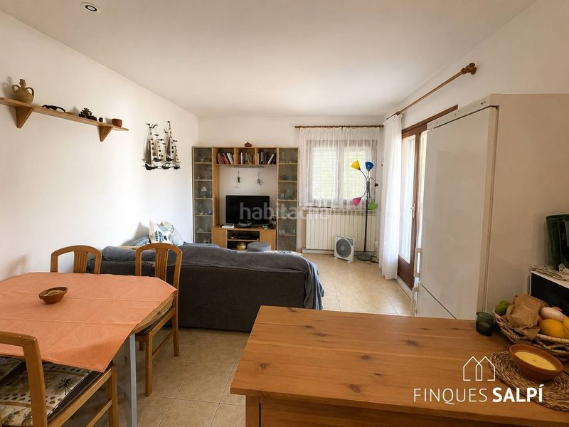 Foto 953c2612-7ca8-477a-bd34-b5dec81fbe97. Apartament amb piscina a Montgó Escala (L´)