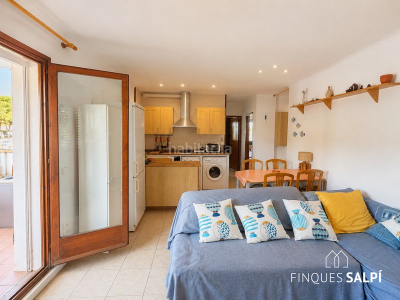 Foto b19a55d3-b6c3-4181-86e7-df3f3194497b. Apartament amb piscina a Montgó Escala (L´)