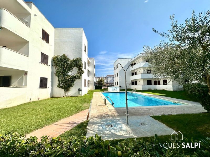 Foto d1aad0ce-3e17-470c-90cf-0fc6d9ce6053. Apartament amb piscina a Montgó Escala (L´)