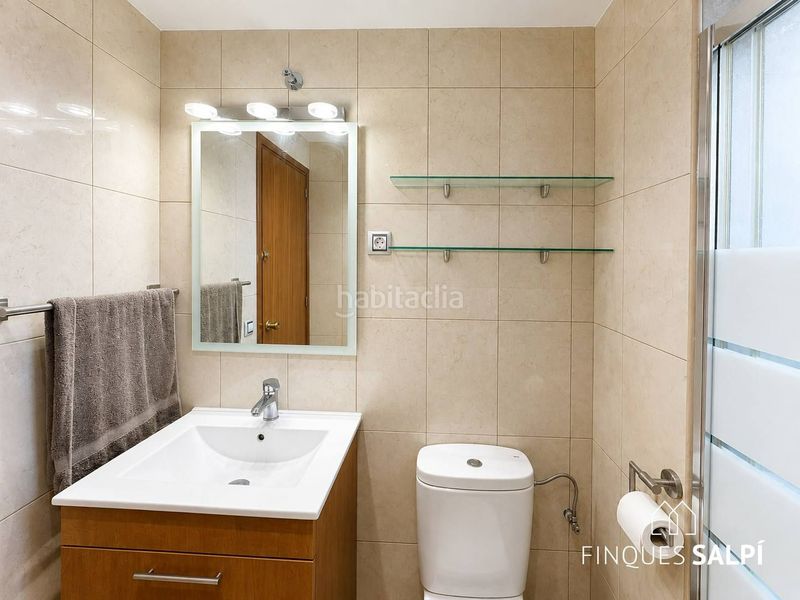 Foto fca3c521-4a12-409f-aeae-b93bcc0f38cd. Apartament amb piscina a Montgó Escala (L´)
