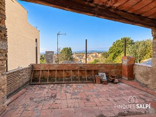 Casale  Sant genis. Casa de pueblo a reformar en torroella de montgrí