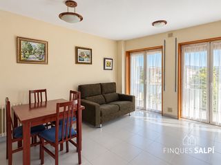 Appartamento  Baldiri reixac. Piso esquinero con balcón en montilivi