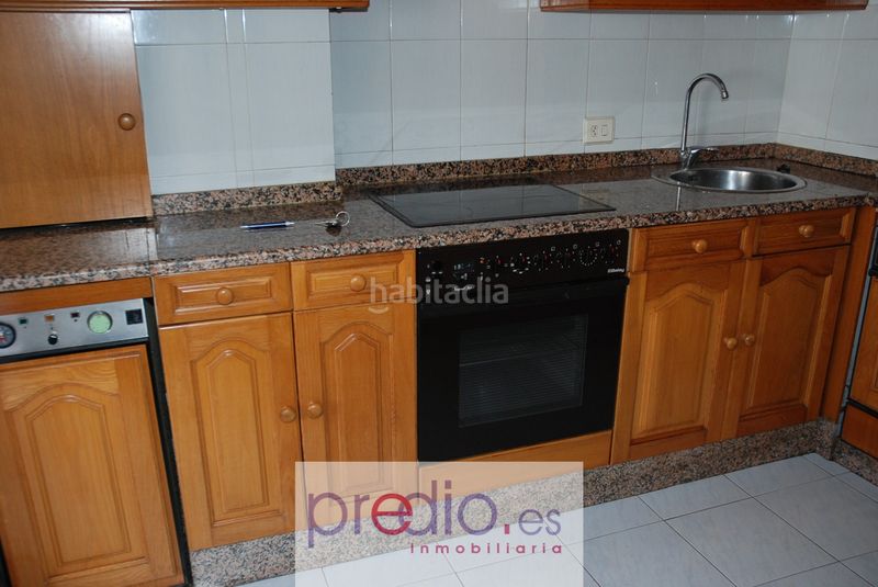 Foto 78a10608-6b5c-47d8-be21-6e572222a208. Apartament amb calefacció aparcament a A Milagrosa Lugo