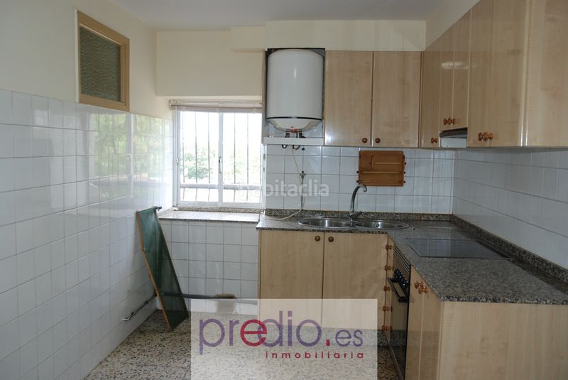 Foto 75c6eaa4-2e82-44bf-9f57-a788e8dedfbe. Casa adossada a Sagrado Corazón - As Gándaras Lugo
