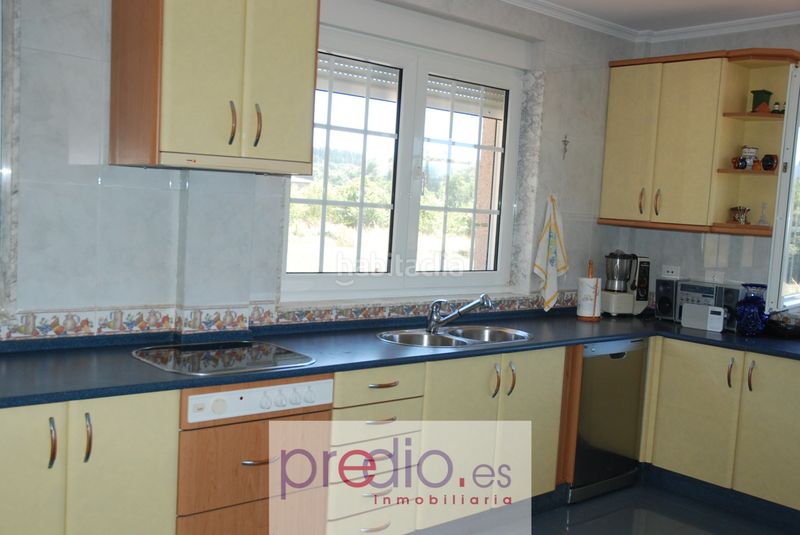 Foto c2fc2bcd-2ec6-470e-9ff6-ba5ede378cb7. Xalet amb xemeneia calefacció aparcament a Corgo (O)