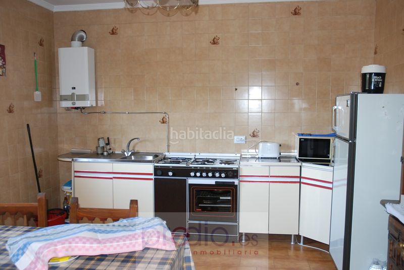 Foto f51a36f4-1b83-43f3-a3b6-023fc3fc76ab. Xalet amb xemeneia calefacció a Láncara