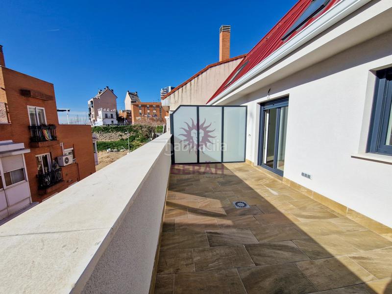 Foto f946791b-cc9b-420d-9276-ffe9f368c396. Location attique avec chauffage parking dans Valdeacederas Madrid