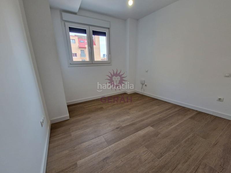 Foto d2859253-483c-4986-9e88-95d91cf7330d. Rent penthouse with heating parking in Valdeacederas Madrid
