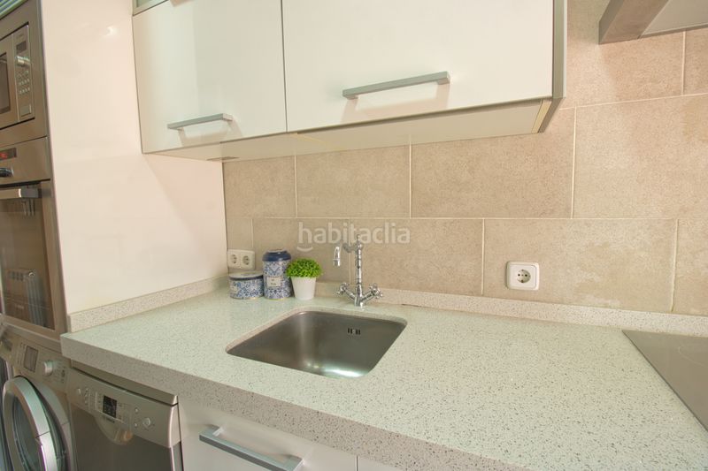 Foto c90c26a7-e8d2-4828-83c8-d59fc59bf237. Flat with heating in Canillejas Madrid