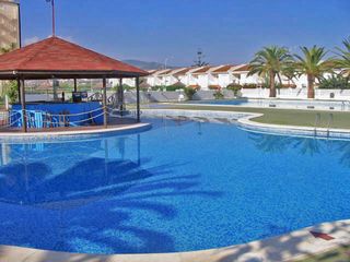 Rent House in Carrer barcelona entrador 8 17. Bungalow en planta baja piscina colectiva