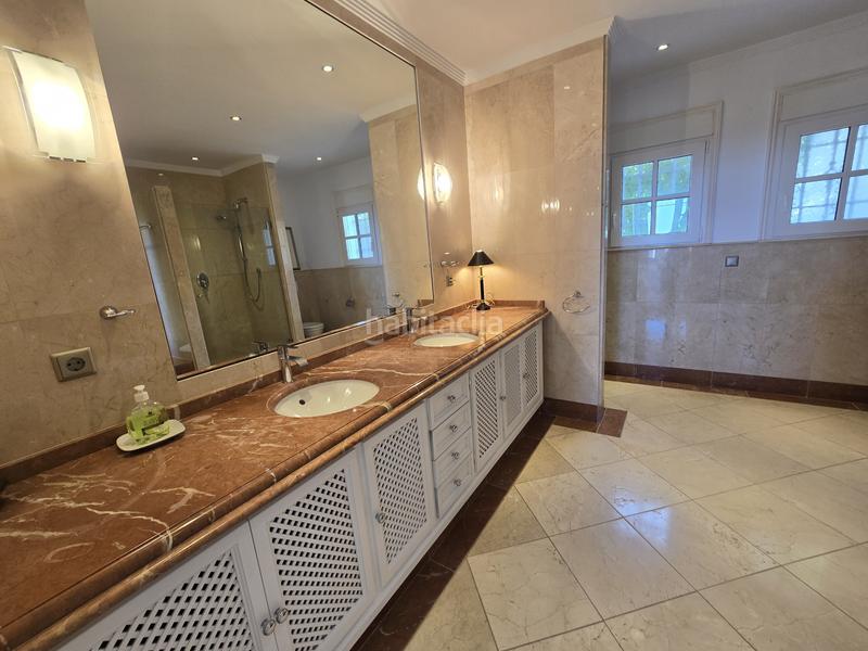 Foto 044b355f-0b22-4e9b-9907-200e9c4ed0a0. Maison avec chauffage parking piscine dans Río Real Marbella