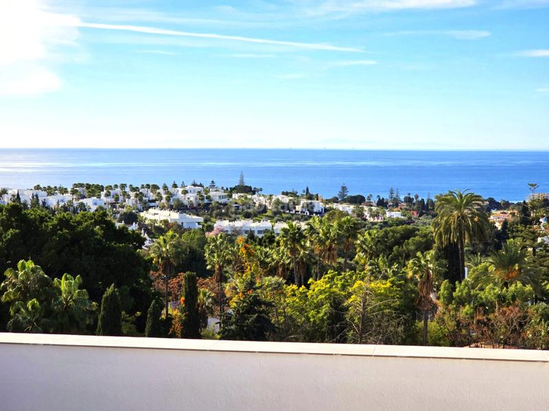 Foto 58a0866c-cfeb-43d6-9c83-15b58e2d4a6d. Maison avec chauffage parking piscine dans Río Real Marbella