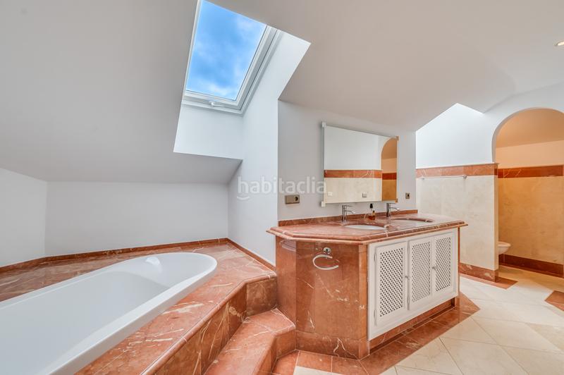 Foto d8295afc-f710-4993-9f11-c39c0212f6f8. Maison avec chauffage parking piscine dans Río Real Marbella