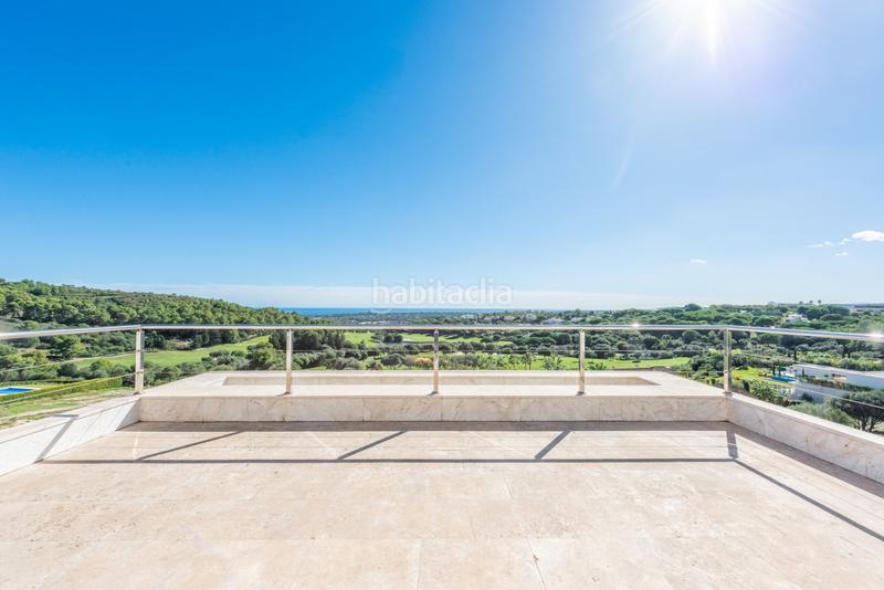 Foto 19af3fec-746e-4f84-82ac-b93b3b583ccf. Haus mit parking pool in Sotogrande alto Sotogrande