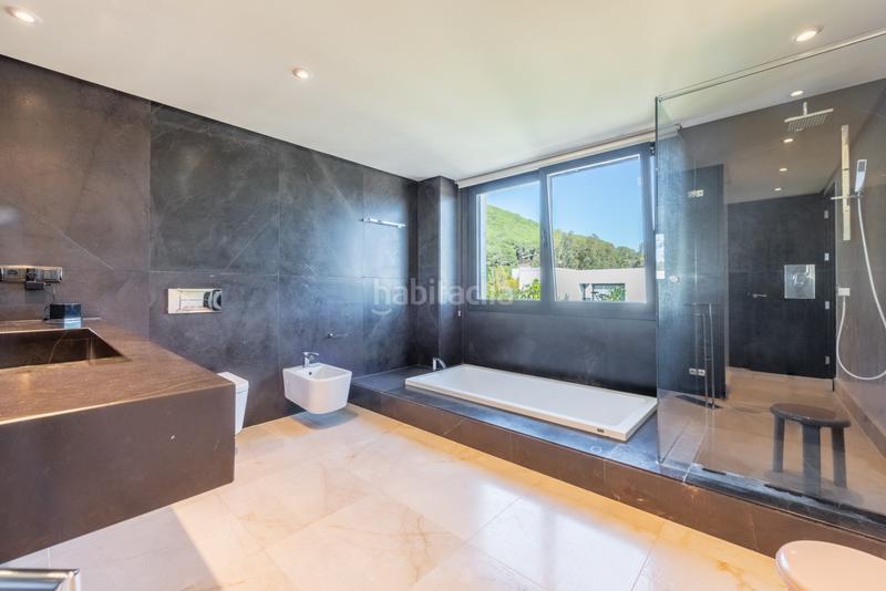 Foto 42951bee-fa94-4d39-92b1-6051e162e68a. Haus mit parking pool in Sotogrande alto Sotogrande