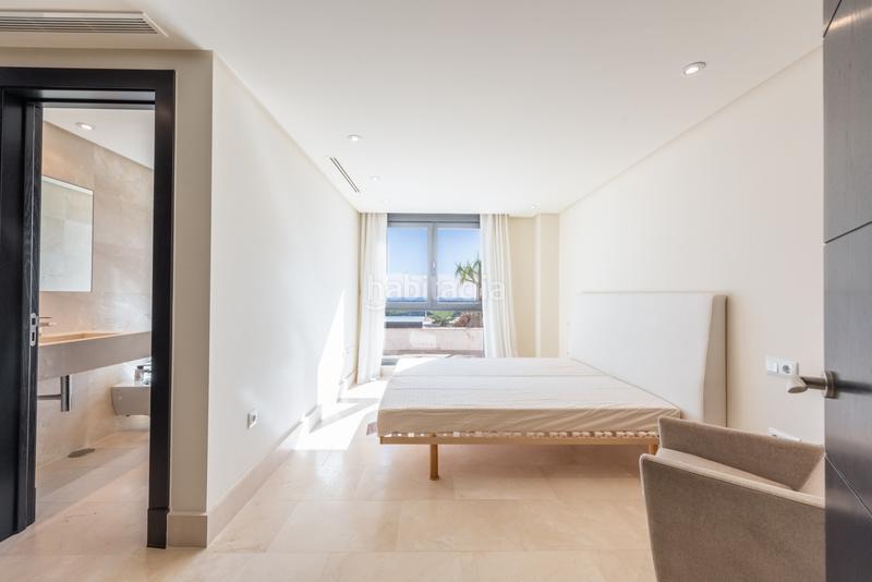 Foto 8d5428eb-a74c-4f37-a424-c52c3eccb43c. Haus mit parking pool in Sotogrande alto Sotogrande