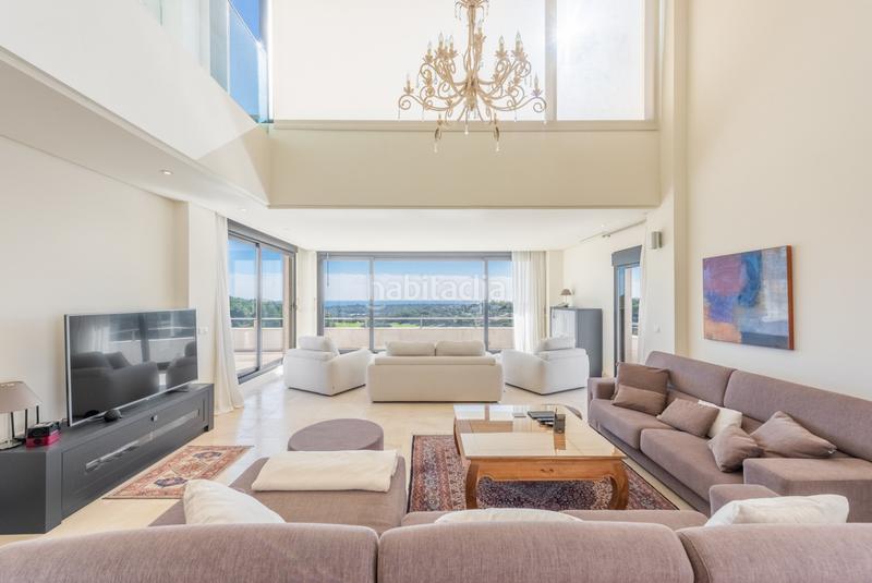 Foto b9299929-ad2c-4591-97a7-3c52693f47a9. Haus mit parking pool in Sotogrande alto Sotogrande