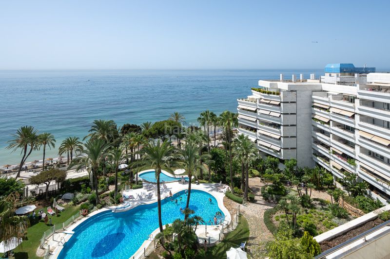 Foto 4cbe1ae9-f4b2-42e9-a57e-6e18e5ff5e73. Apartament amb aparcament piscina a Puente Romano Marbella