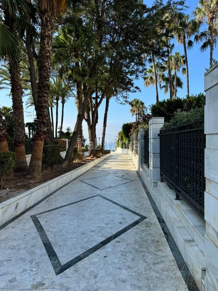 Foto 620e75b7-b8e6-4274-98be-7af35f4e4cc9. Apartament amb aparcament piscina a Puente Romano Marbella