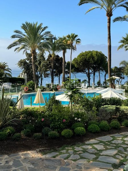 Foto 7da2a5d4-77aa-43bf-b88a-c741d6a389ef. Apartament amb aparcament piscina a Puente Romano Marbella