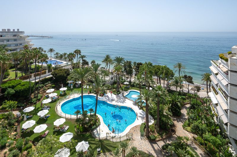 Foto a946f5bf-3e7f-46a7-8db6-57584e95934c. Apartament amb aparcament piscina a Puente Romano Marbella