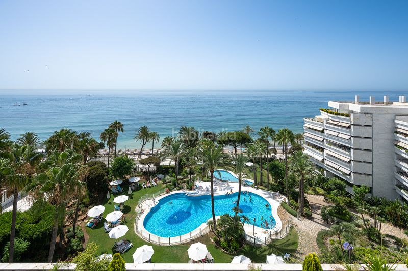 Foto c73fc12e-0122-4740-8be5-a0bca232a86f. Apartament amb aparcament piscina a Puente Romano Marbella