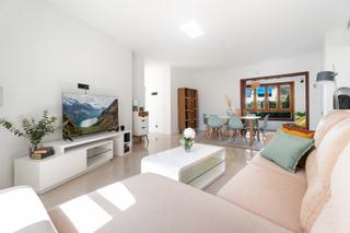 Apartament a Puerto Banús. Precioso apartamento de 2 dormitorios completamente reformado en