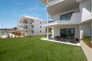 Erdgeschoss en Golondrinas las 63. Apartamento de lujo con jardin privada en un conjuto vallade en