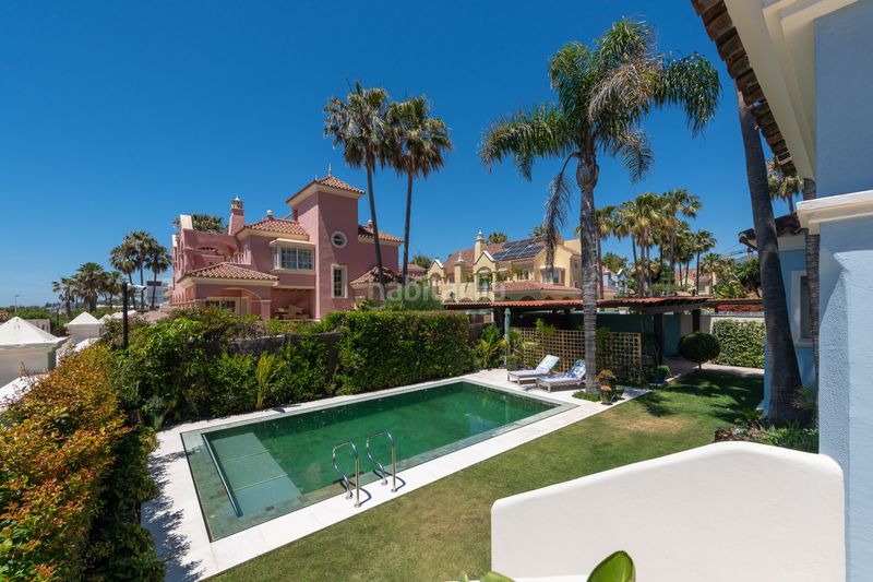 Foto 2f9078a2-01c0-4ac7-999f-7d70fd3413ee. Casa amb calefacció aparcament piscina a Puerto Banús Marbella