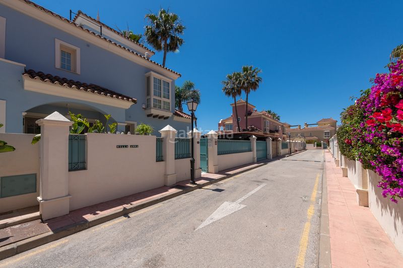 Foto a20c231a-1edc-4ed6-bc58-f36710b4cbb3. Casa amb calefacció aparcament piscina a Puerto Banús Marbella