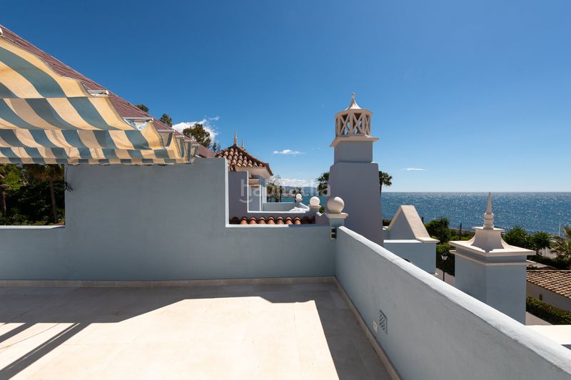 Foto b96c97b5-3ee3-4b47-a090-127f7125dff3. Casa amb calefacció aparcament piscina a Puerto Banús Marbella